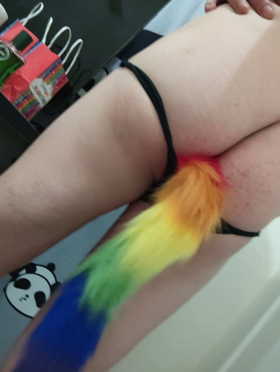 _MsChastity's tweet photo. . When Ur birthday gift is meant to be a funny gift but after dinner n drinks U actually get home dripping wet horny n try it... https://t.co/ETb6AFxa2Y