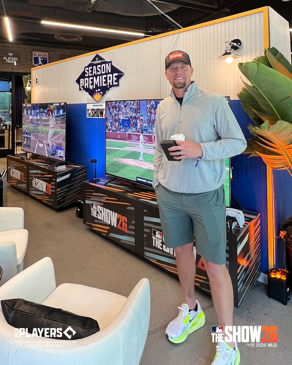 MLBTheShow's tweet image. Some friends dropped by to visit us at #SpringTraining! 🌵⚾

#MLBTheShow #MLBTS26SpringTraining