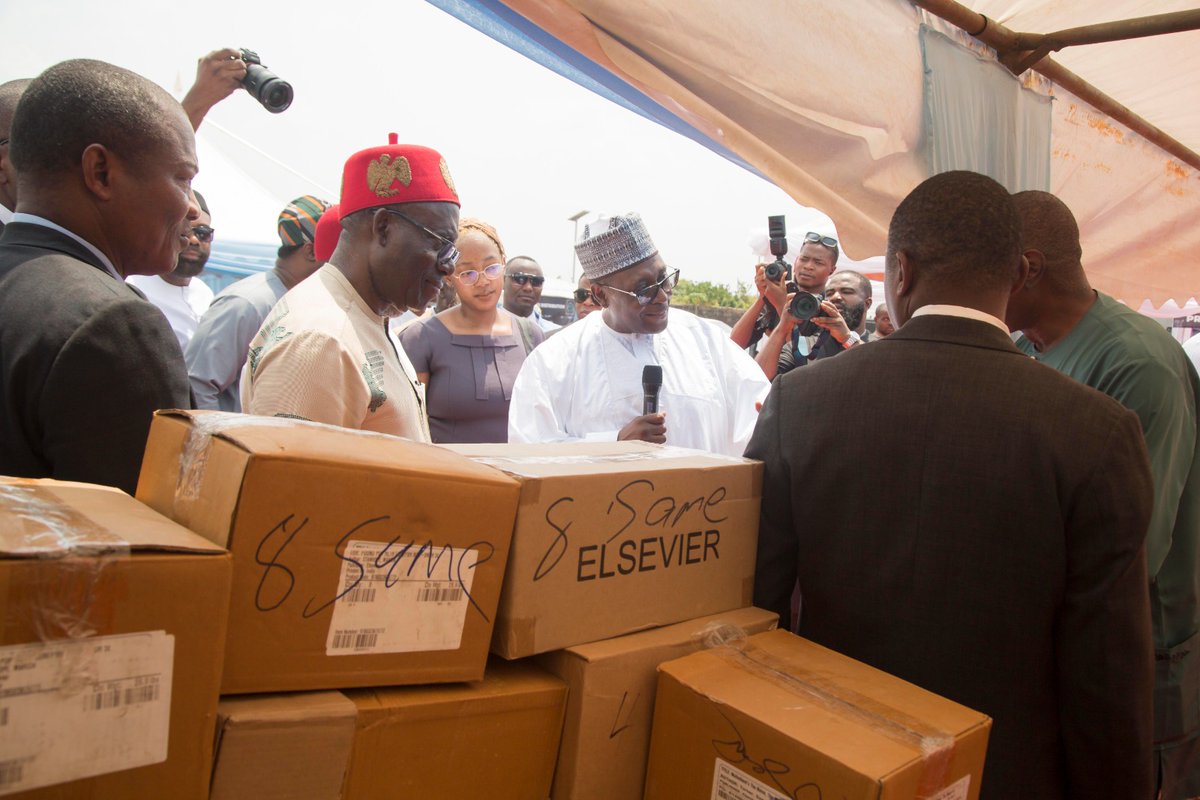 SirE_Foundation's tweet photo. In a landmark move for Nigeria’s health sector, the Sir Emeka Offor Foundation (SEOF) took a major step in strengthening Nigeria’s healthcare system by distributing specialized medical books to over 59 teaching hospitals across the nation.
#SirEmekaOfforFoundation #SEOF https://t.co/yZ8ikP3WfP