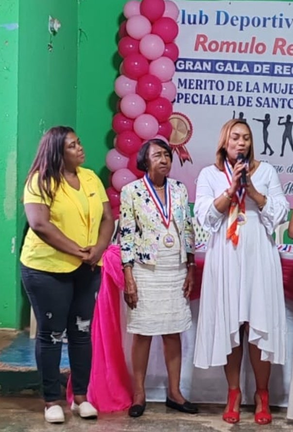 RuthDeLeonSDO's tweet photo. Hoy agradezco al Club Deportivo y Cultural Rómulo Reyes por el reconocimiento al Mérito de la Mujer Ejemplar.
Lo comparto con todas las mujeres de la República Dominicana, especialmente con las valientes mujeres de Santo Domingo Oeste.
Ruth E. De León
#DíaInternacionalDeLaMujer https://t.co/hzZy6cYFK1