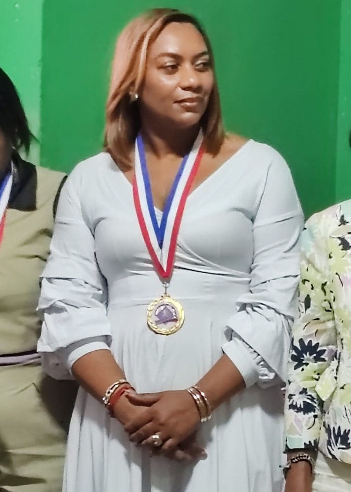 RuthDeLeonSDO's tweet photo. Hoy agradezco al Club Deportivo y Cultural Rómulo Reyes por el reconocimiento al Mérito de la Mujer Ejemplar.
Lo comparto con todas las mujeres de la República Dominicana, especialmente con las valientes mujeres de Santo Domingo Oeste.
Ruth E. De León
#DíaInternacionalDeLaMujer https://t.co/hzZy6cYFK1