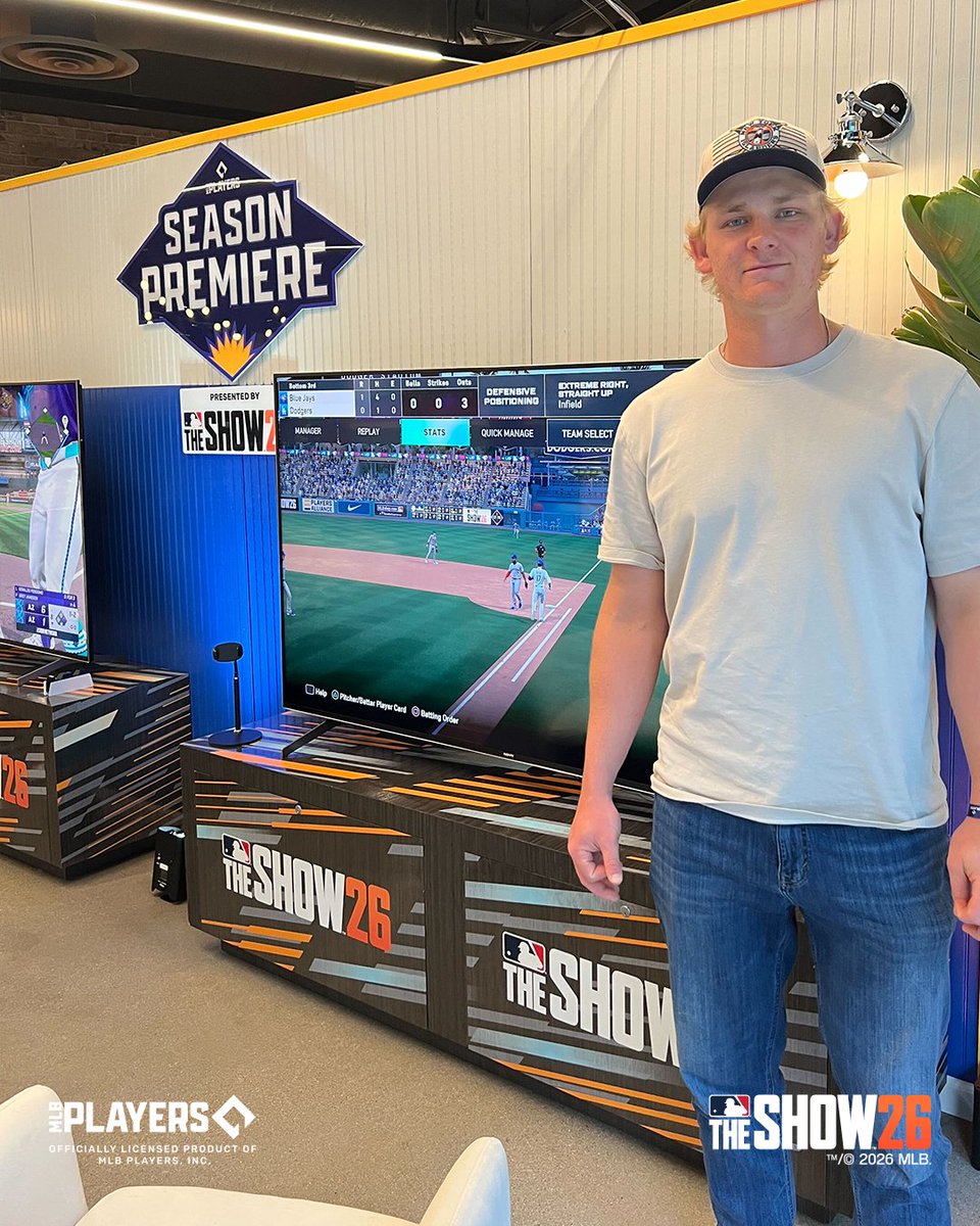 MLBTheShow's tweet image. Some friends dropped by to visit us at #SpringTraining! 🌵⚾

#MLBTheShow #MLBTS26SpringTraining