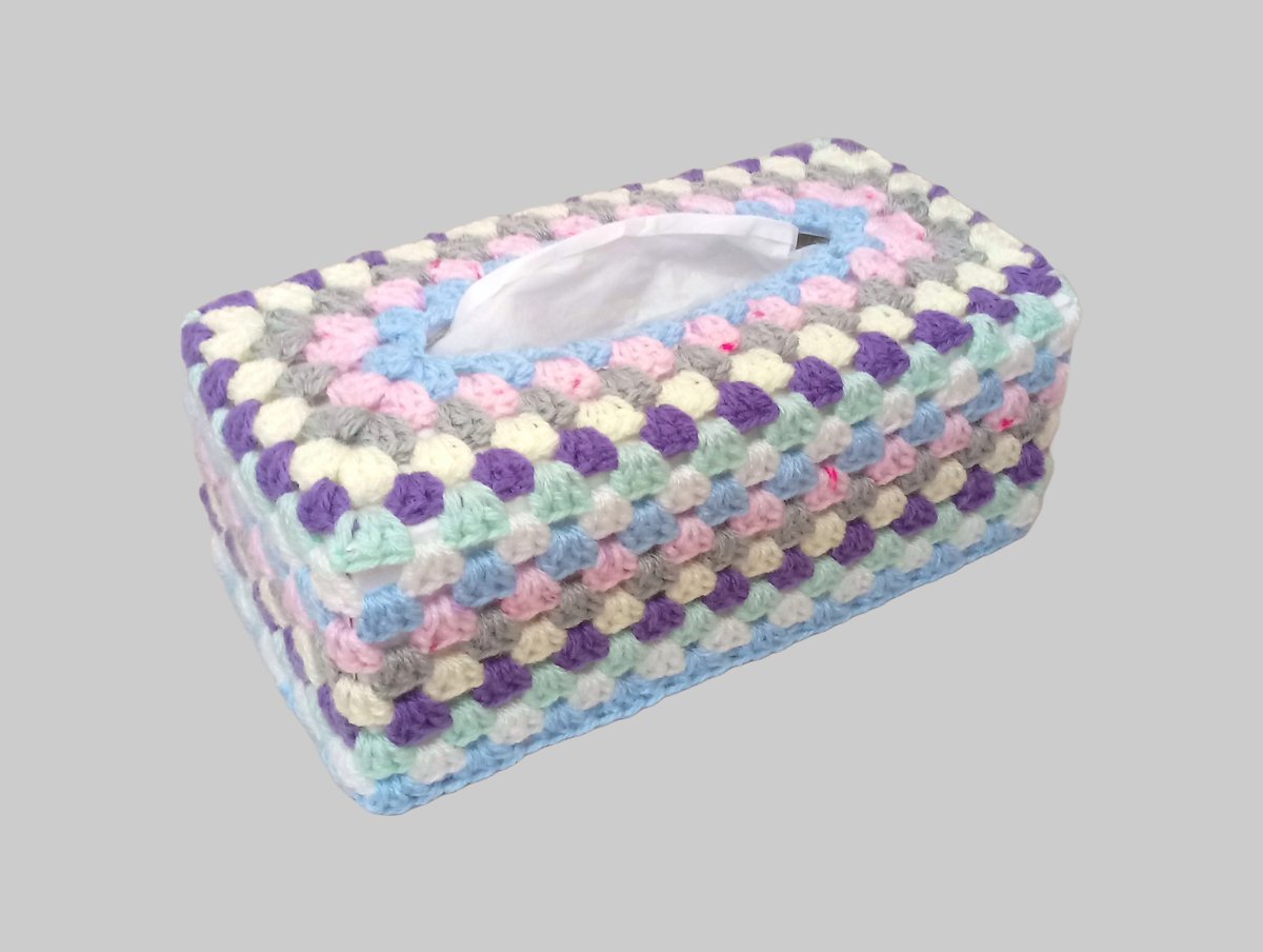 kernowclaire1's tweet image. A lovely tissue box cover, crocheted in a striped pattern.  Perfect for #mothersday More colours in my shop. #oneofakind #handmadeintheuk #madeincornwall #tissueboxcover #crochetgift 
etsy.com/uk/listing/433…
