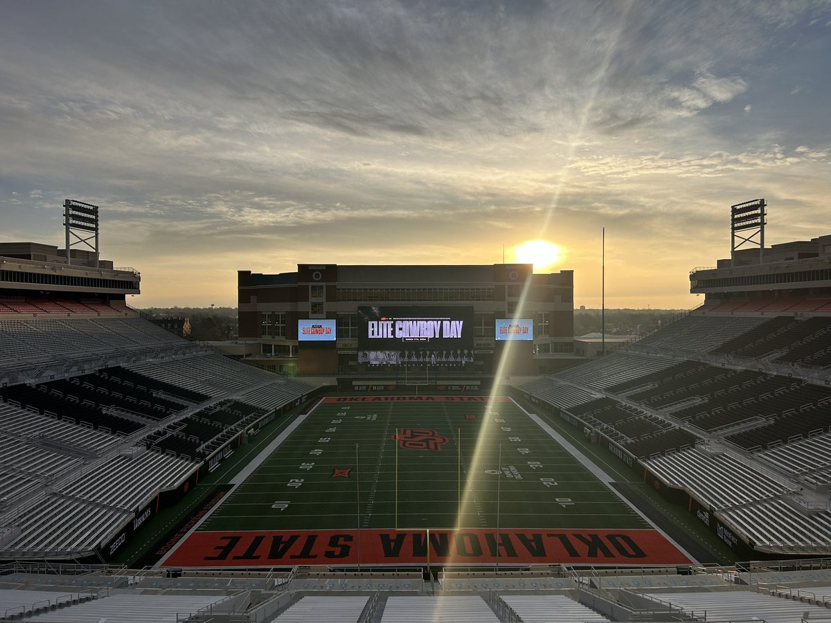 amnoah_i's tweet photo. APPRECIATE THE LOVE TODAY 🤠 ‼️ @__CoachMorris @CowboyFB @CoachMalone18 @PokeOkc @THillBAFootball @TheCoachJoShow @coachtwin_84 @CoachReed_ @RecruitBAFBall @PrepRedzoneOK @samspiegs @ChadSimmons_ @AllenTrieu @adamgorney @DemetricDWarren @CaliPowerFB https://t.co/mOo0OeGY07
