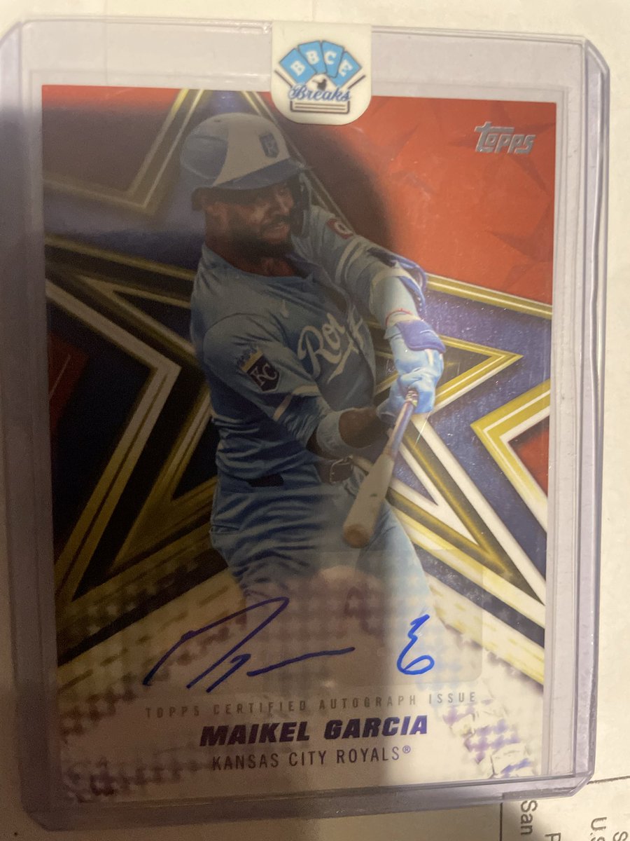 Pococion36's tweet photo. @CardPurchaser Real fun mail day -thank you so much for the cool bowman merch @bbce! #mailday #deadcenter #Baseballexchance #hobbylife https://t.co/VABkptUGKo