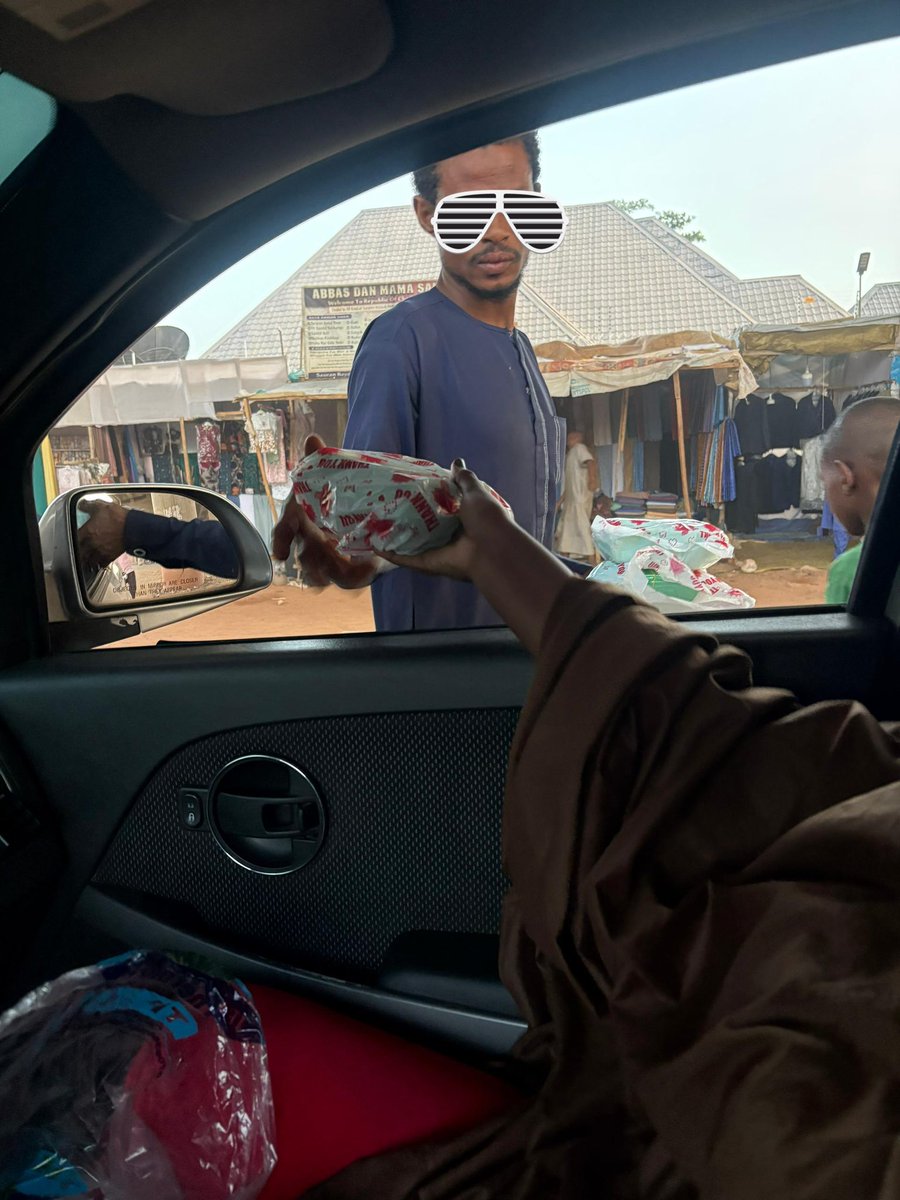 ummijallo's tweet photo. Alhamdulillah our third Jum’at Iftar was very successful.
We were able to pass out 363 meals before Iftar call to prayer. A first for this month. 
🌙🌙🌙
Alhamdulillah
Again, our focus is on street vendors around Kaduna.
0095892507 UNION BANK
May Allah accept from us and ease our affairs Ameen Ameen 🤲🏾🤲🏾