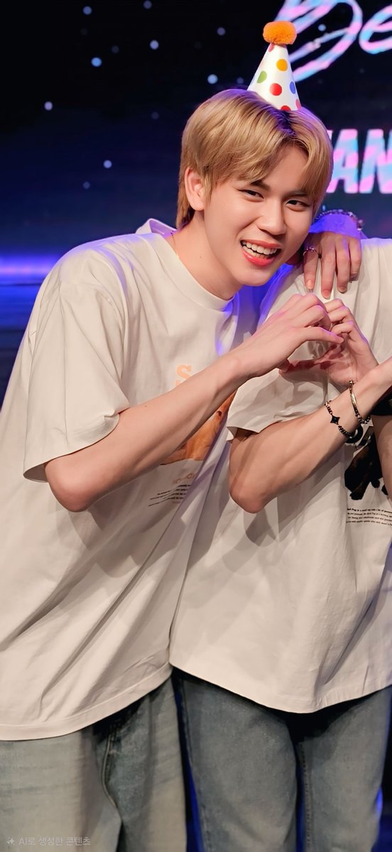 mjmjlovess's tweet photo. 2026.03.08.

해피 버쓰데이 Prem🎉🎉🎉

처음 만났을 때가 엊그제 같은데 생일축하를 세 번째 해주고 있네
변함없이 열심히 하는 쁘렘을 응원합니다!

#Prem28thBornToShine 
#prem_space 
#BounPrem https://t.co/X48bCANY81