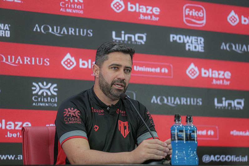 Igor Adorno tweet media