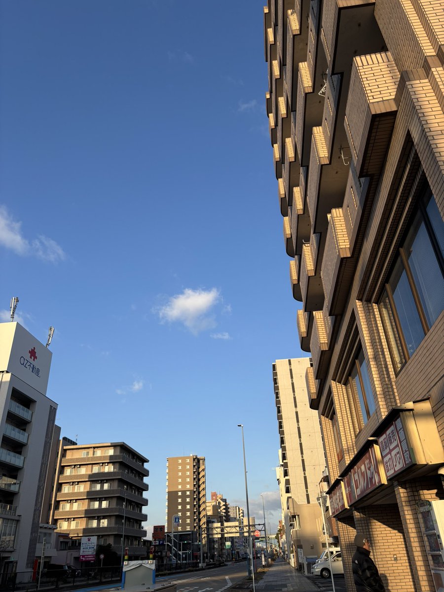 今日は、大きな仕事も区切りがついて、夫と朝さんぽ
#イマソラ
#平和な世界に