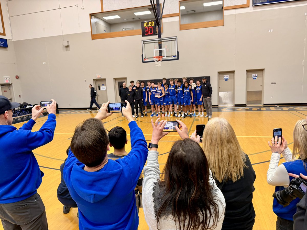 Vijay Manuel tweet media