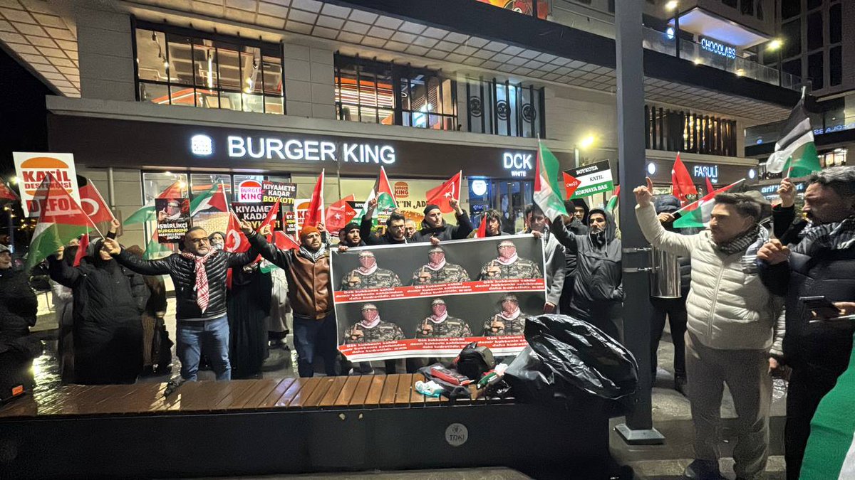 Rize’de "Boykot" Sesleri: Çarşı AVM Önünde Burger King Protestosu
olay53.com/haber/rizede-b…