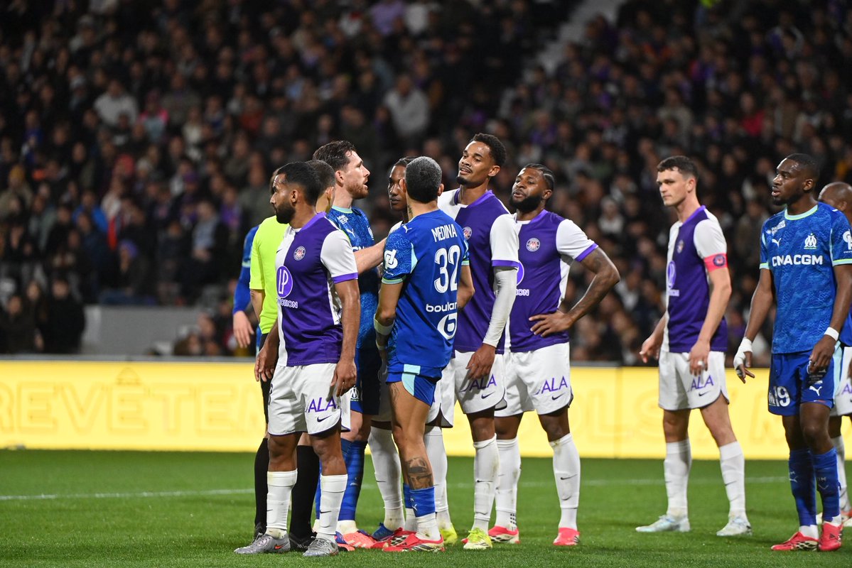 🚨 𝗖𝗘𝗟𝗔 𝗙𝗔𝗜𝗧 𝟲𝟵𝟱𝟭 𝗝𝗢𝗨𝗥𝗦 𝗤𝗨𝗘 𝗟𝗘 𝗧𝗙𝗖 𝗡’𝗔 𝗣𝗔𝗦 𝗚𝗔𝗚𝗡𝗘́ 𝗔̀ 𝗗𝗢𝗠𝗜𝗖𝗜𝗟𝗘 𝗙𝗔𝗖𝗘 𝗔̀ 𝗟’𝗢𝗠 𝗘𝗡 𝗟𝗜𝗚𝗨𝗘 𝟭. 😳

La dernière victoire des Toulousains à domicile face à l’OM en Ligue 1 remonte au 24 février 2007.