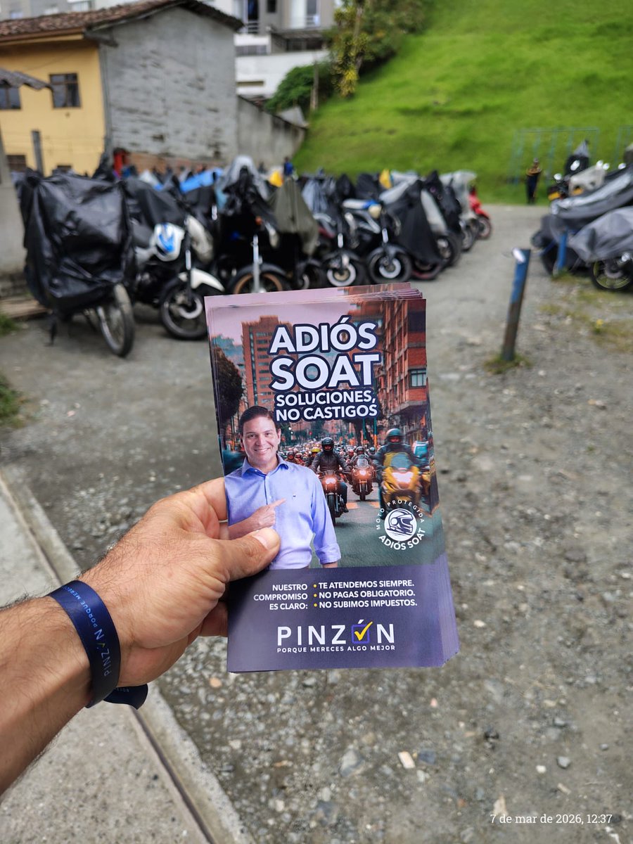 Juan Carlos Pinzón piensa en casi 13 millones de familias de estratos 1, 2 y 3 es pagar dos veces el sistema de salud porque te mereces lo mejor Juan Carlos Pinzón presidente <a href="/PinzonBueno/">Juan Carlos Pinzón Bueno</a>