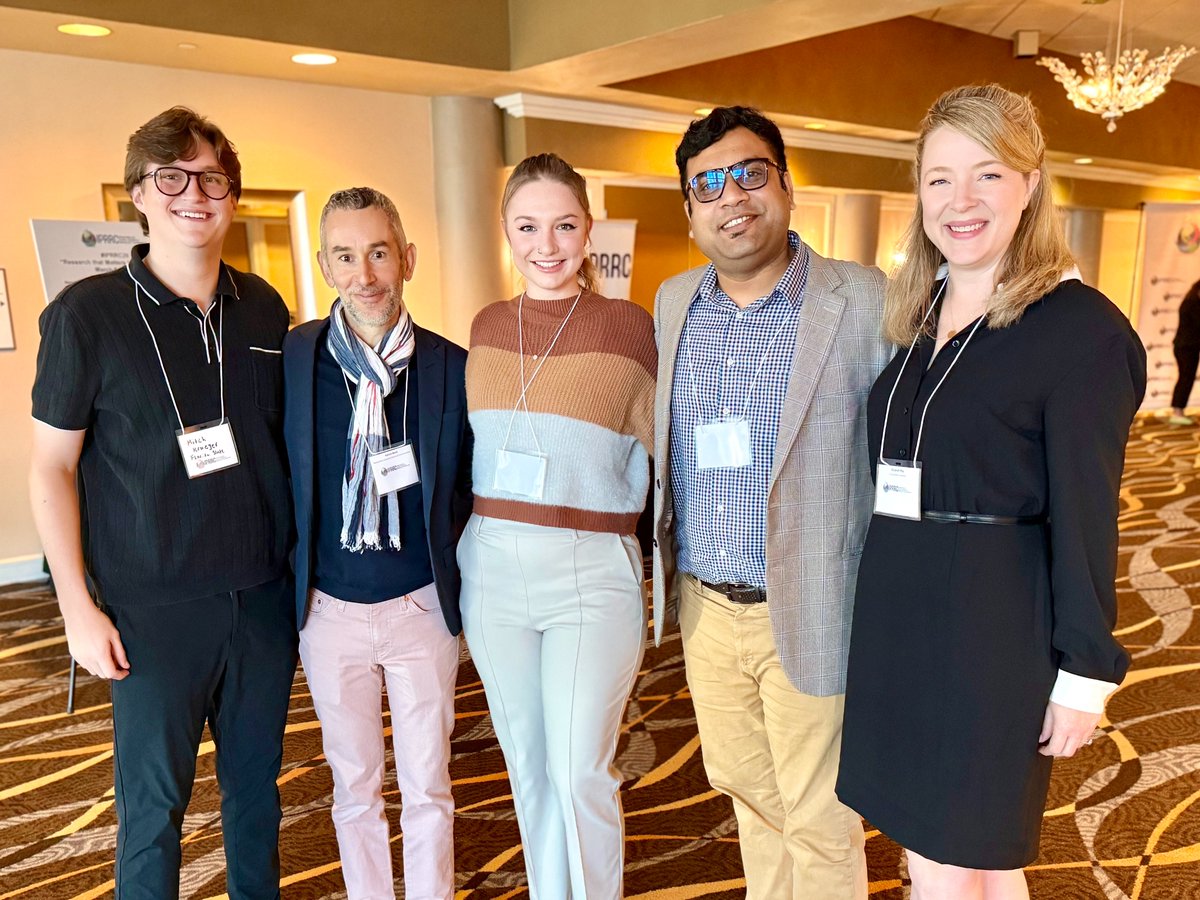 Elizabeth Cate Ray tweet media