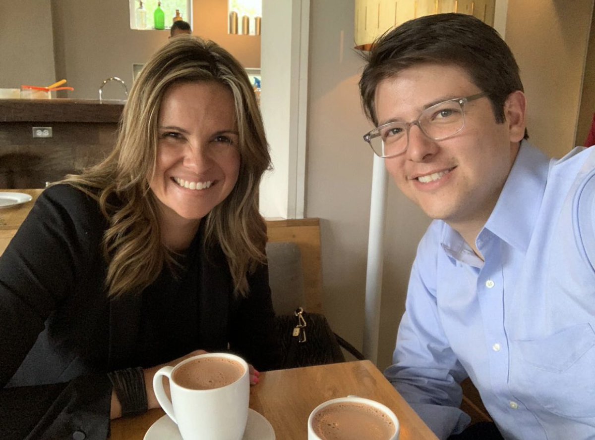 Ay Miguel deberías estar hoy aquí, preparándote para las elecciones de mañana. ¿Pero sabes algo? Los demócratas vamos a derrotar el proyecto de muerte y degradación que quiere llevar a Colombia al comunismo, esa ideología que te quitó la vida. Ayúdanos desde el cielo Miguel🙏🏻🇨🇴💪🏼