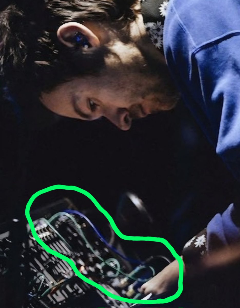 beathomas61's tweet image. Pics of Harry from ONO HARRYARCHIVE. Of course, the pic with the blue and green wires would be included in this photo dump. We will stop  when they stop. We literally can't defend them but we will.🤣🤭😉🥰💚💙👨‍❤️‍💋‍👨🤷‍♀️