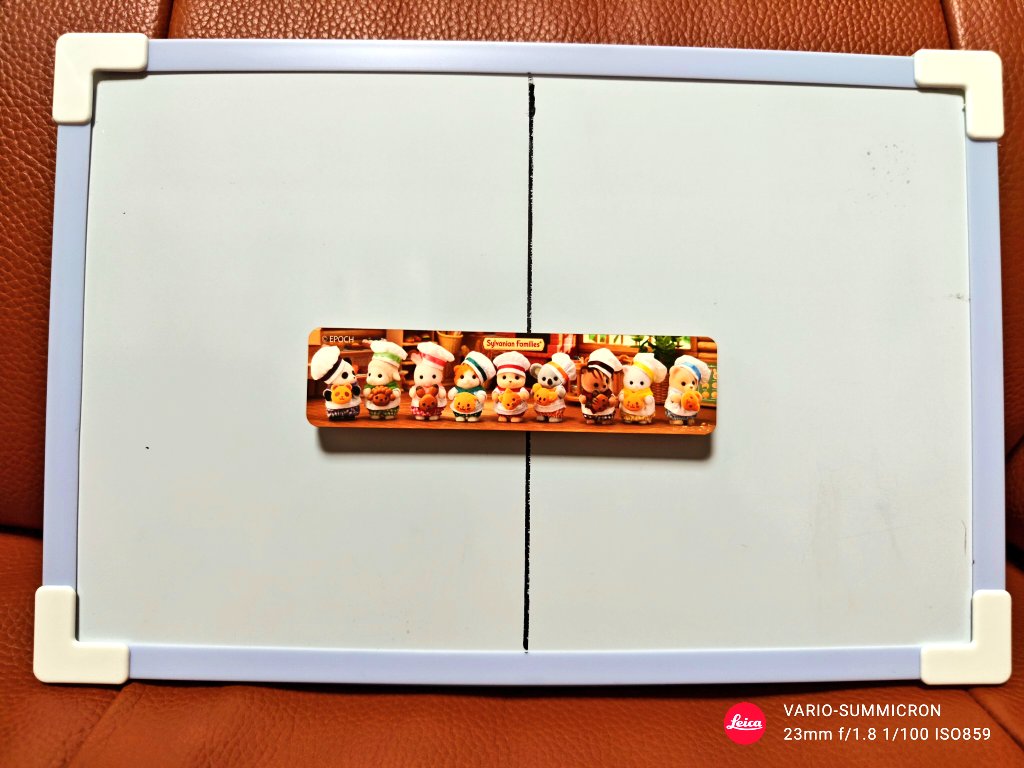 minmimonmo's tweet photo. 編み図の今編んでる段がパッと見で分かるようになるマグネットマーカーというのが欲しいのですが、何件か問い合わせても店頭に無いので家にある物で急場しのぎ😁

じゃん‼️ホワイトボードとシルバニアのマグネット❤️

見る度に癒されて楽しく編み進められそう😍

 #シルバニアファミリー https://t.co/wWQLuUNaSt