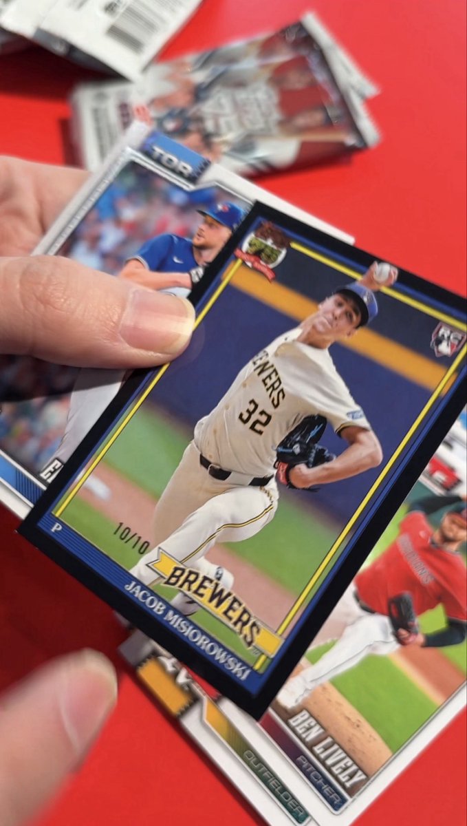 kawa_DMyoutube's tweet image. 秋葉原のToppsイベント行ってきたけど眼福過ぎた！！！！！しかも買ったパックからミジオロrcの10シリ！！！！
#ToppsWBC #トレカ応援祭 @toppsjapan