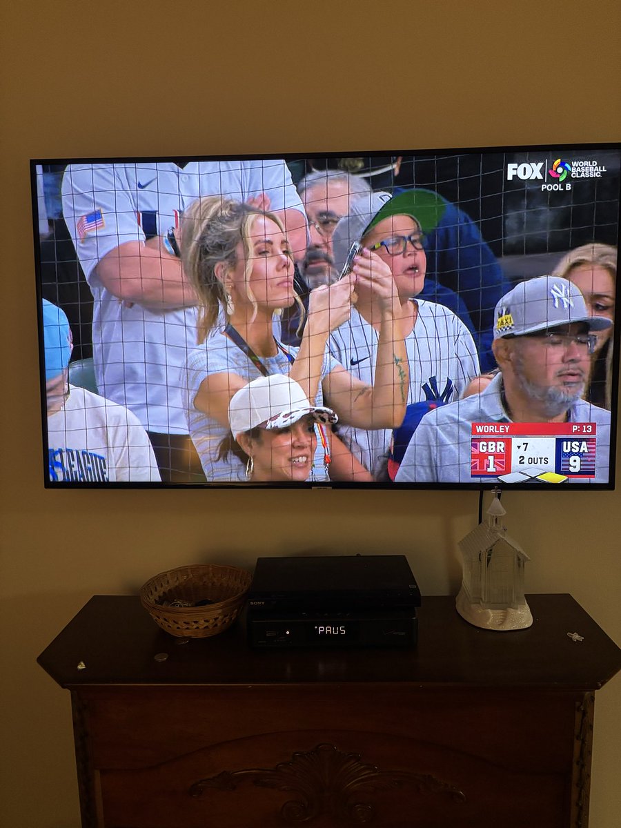 shaweditor's tweet photo. @90syankskid @TheJudge44 I think you were just on tv. https://t.co/ItajROpniN