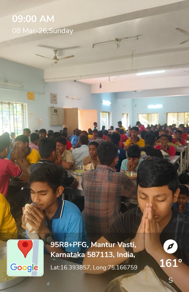 mdrs277's tweet photo. Morning breakfast MDRS Belagali tq Mudhol district Bagalkot https://t.co/5ZvZIRW6iO