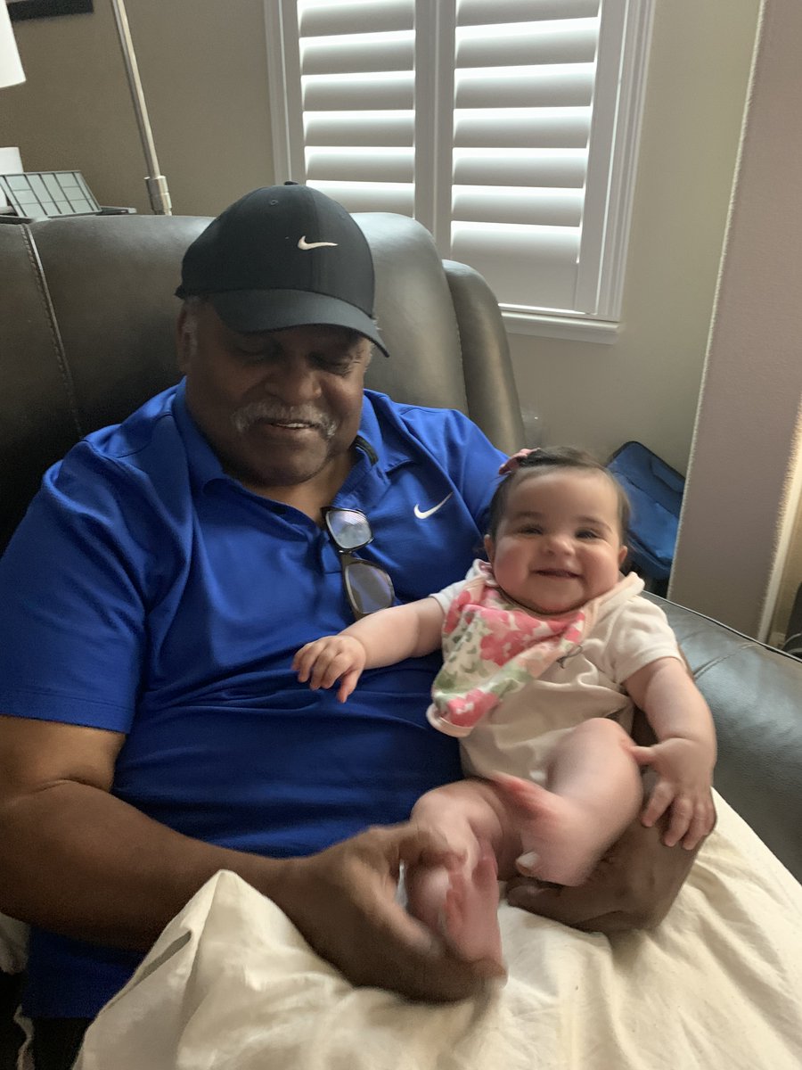 SandreSwanson's tweet photo. God’s Blessings this Sunday with my granddaughter Jianna, who has my daughter Kim's smile.
Family Love
Sandré https://t.co/SODa15lheT