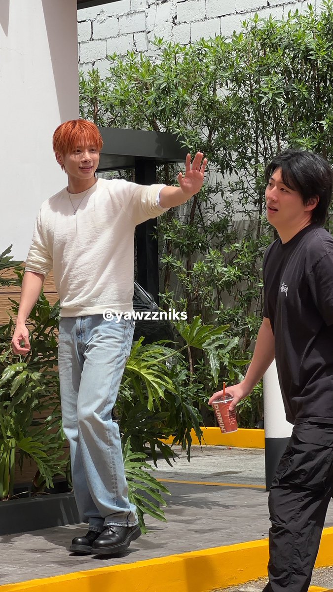 THEY ARE SO PRETTY!!     😭😭😭

#DunkinPH_WondersAt553
#DunkinPH_TXT