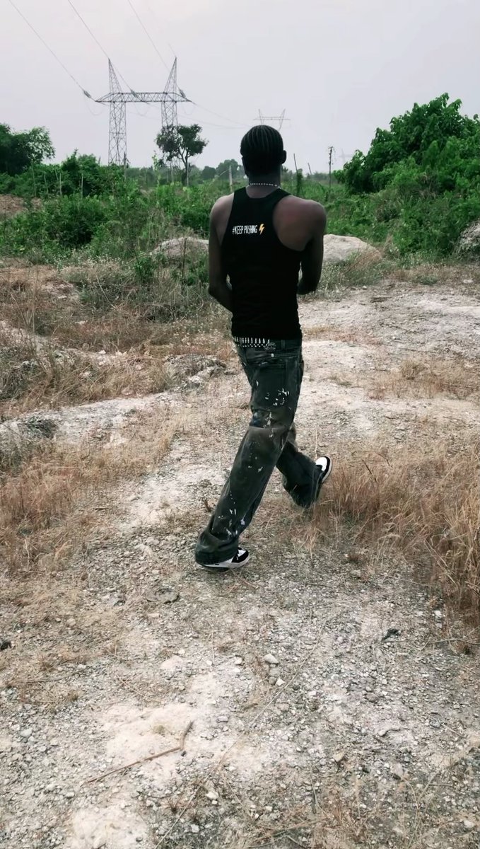 Scard_P_'s tweet photo. I’m born to be rich #artist #praybyscard_p #music https://t.co/Aoip1cw7OV