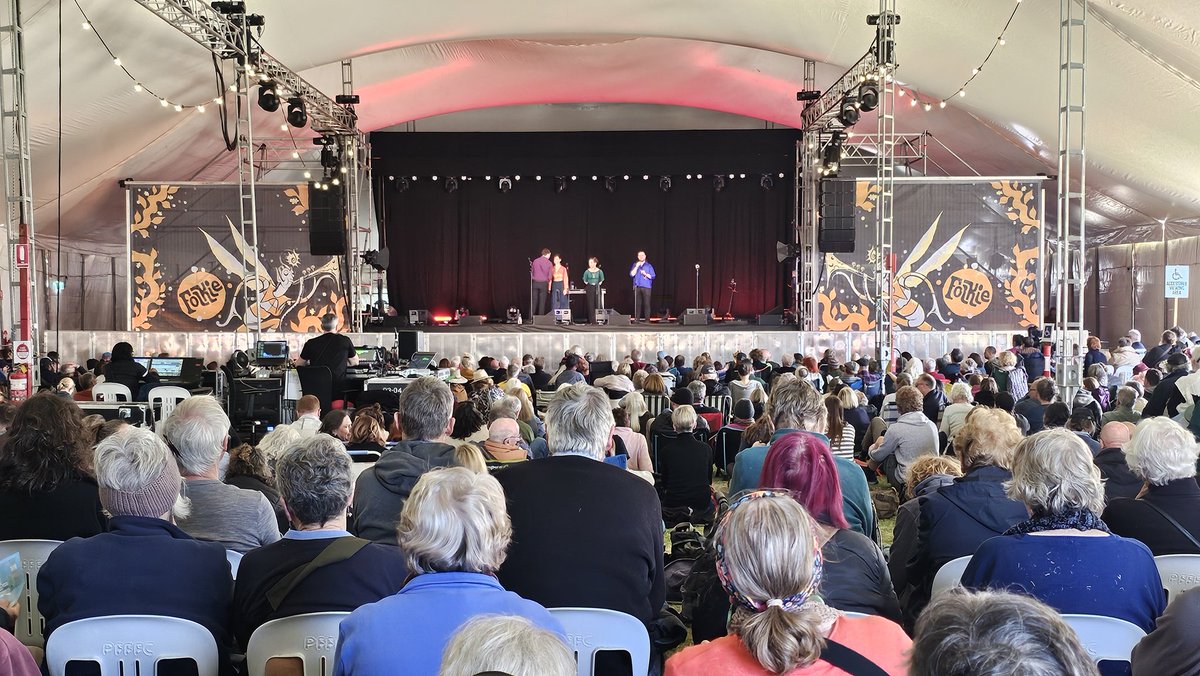prt459's tweet photo. @windbornesingers #PFFF2026 Windborne singers at Port Fairy Folk Festival https://t.co/giv6Sieh4y