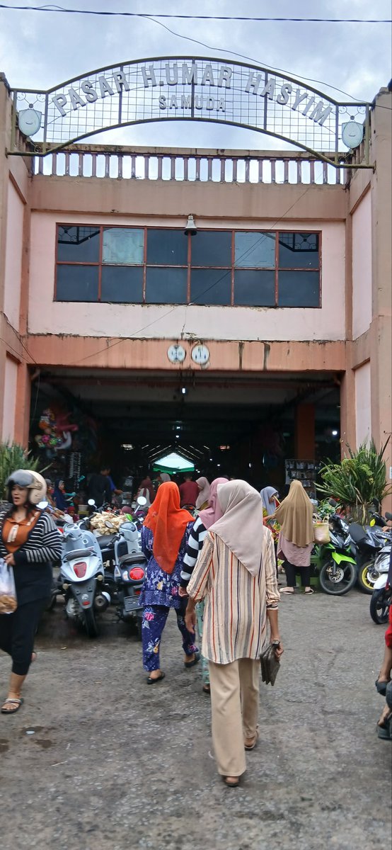 _it's me tweet media