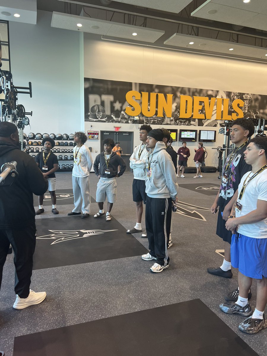 risefootball_'s tweet photo. Thank you @TheSunDevils for the tour and unofficial for the boys that are competing in the @UANextFootball camp tomorrow in AZ. 

@JisaiahMitchell @AjTuivaiave @AmosaMasaniai09 @eanowens1 @JayceHalasz1 @BriytanBailey @TheJadisLefono @1TrevonMayfield https://t.co/dLEKrKg41n