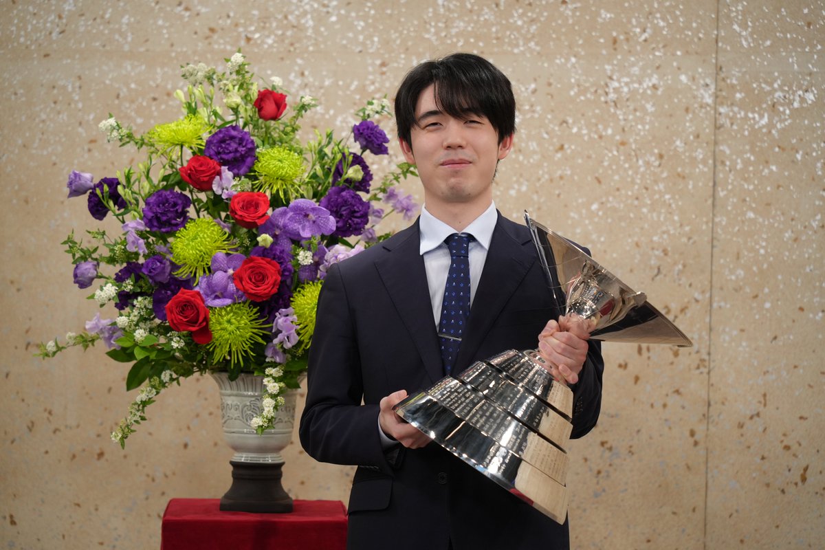 藤井聡太名人・竜王が逆転でＮＨＫ杯連覇　最終盤で見せた「詰みお茶」【第75回ＮＨＫ杯テレビ将棋トーナメント決勝】＝北野新太撮影