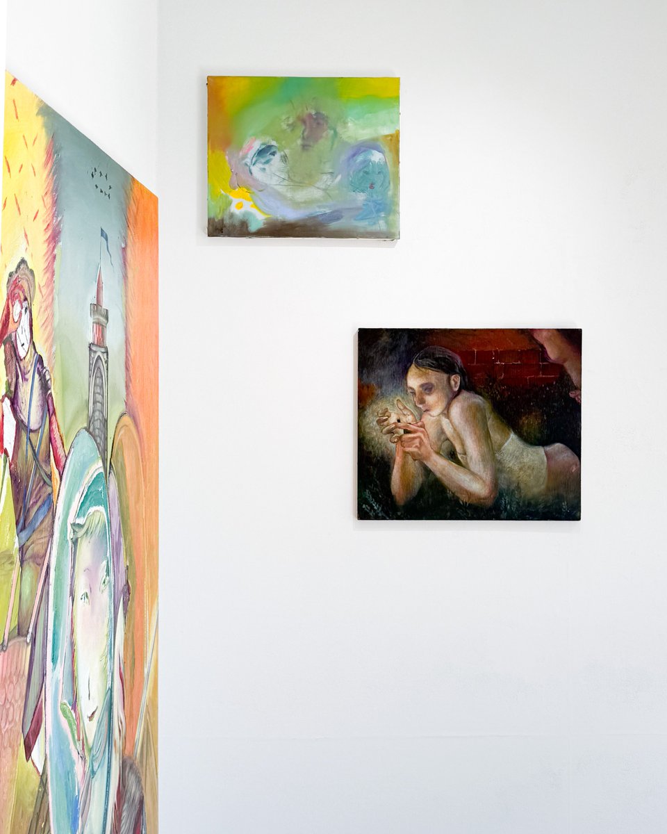 ＼開催中の展覧会／ 
Alt_Mediumでは本日も19時まで鳥越あかり 個展「ソフティー・ヘルメット」を開催します。  
この機会にぜひご覧ください。  

〔会期〕 2026年3月6日（金）～3月11日（水） 12：00〜19：00　※最終日17：00まで