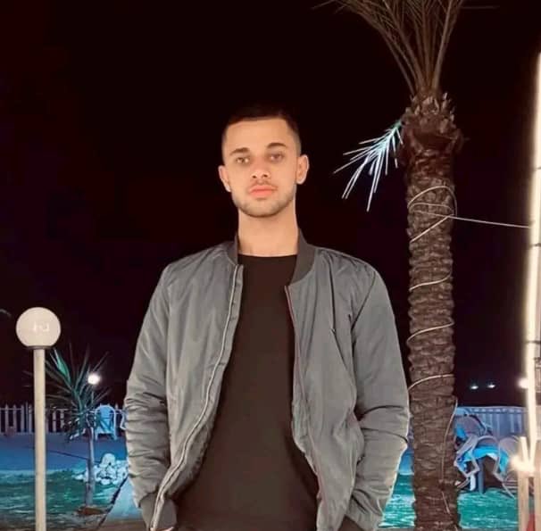 AbubakerAbedW's tweet photo. This is what a hero looks like. Somebody at his 20s leaving his school and heading immediately to the battlefield in a pulverised Gaza to defend his homeland from the terrorists you fund and send over there. 

Nour Al-Din Jimasi, 22, died two days before the October ceasefire. https://t.co/drl5AYapIU