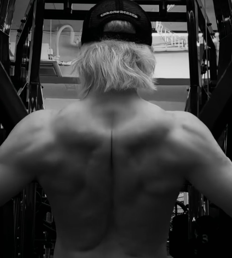 BANG CHAN’S BODY! HES SO INSANE!