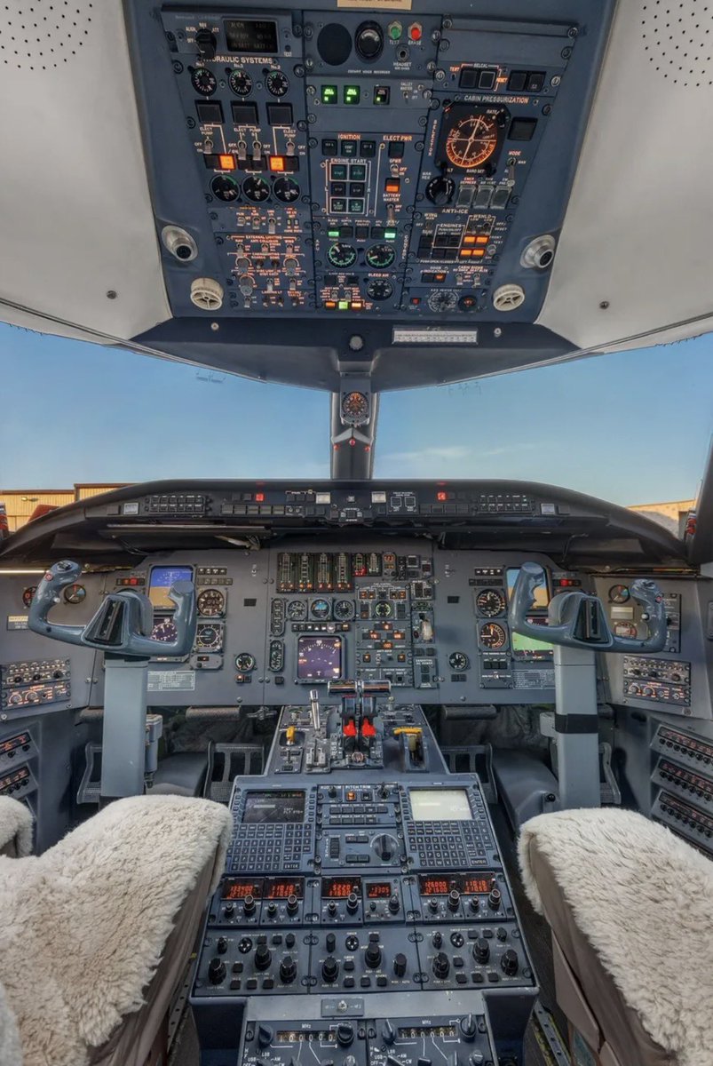 SOVKREIGN's tweet image. Charter the Bombardier Challenger 600 N777GA for a seamless transatlantic journey.
Available from Florida → London → New York City → San Francisco.
Experience ultimate privacy, comfort, and executive-class travel.
- #flyprivate   #jetprive 
- #businessjet #jet  #millionaire