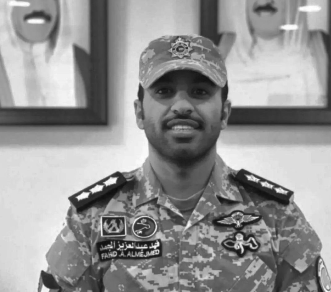 f2i9l's tweet photo. قال تعالى 
{ وَلَاتَحْسَبَنَّ ٱلَّذِينَ قُتِلُواْ فِى سَبِيلِ ٱللَّهِ أَمْوَٰتًۢا ۚ بَلْ أَحْيَآءٌ عِندَ رَبِّهِمْ يُرْزَقُونَ }

لاحول ولاقوة إلا بالله وفاة الشهيدان 

عبدالله عماد الشراح 
فهد عبدالعزيز المجمد

اللهم اجعلهم من شهدائك الابرار وتقبل شهادتهم.

شهداء الكويت https://t.co/GzhmCNns6l