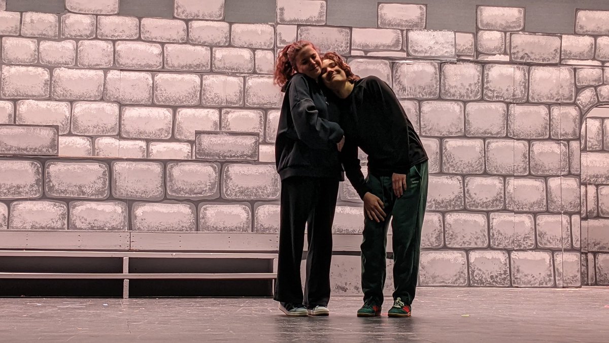 LHSPerforms tweet media