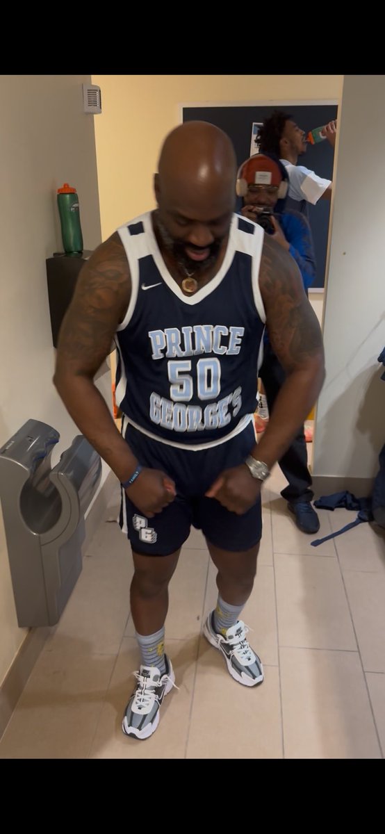 T.Harris tweet media