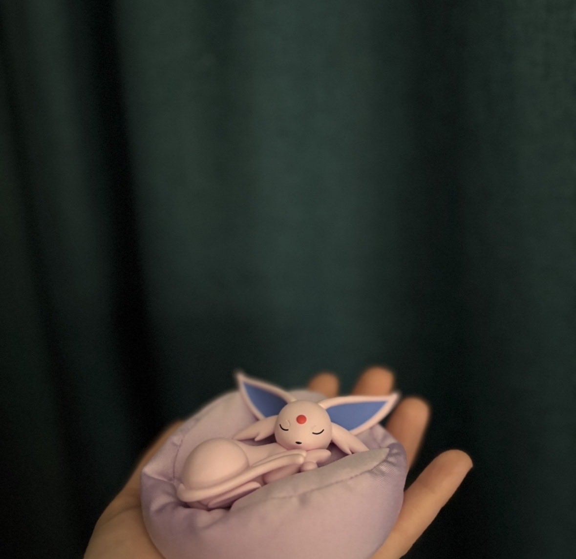 mollyhunter804's tweet photo. tiny espeon from a blind box I was gifted💘 https://t.co/xD0r2BhQ66