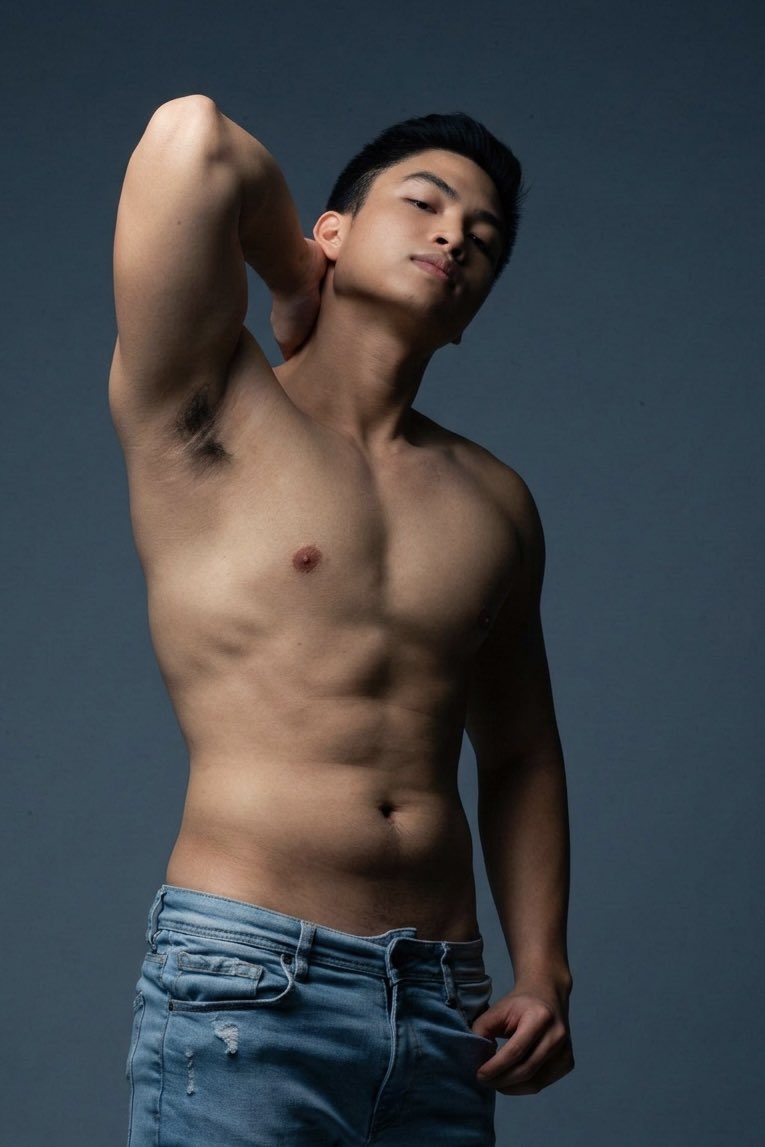 dailyhotdudes's tweet photo. The Dentist is IN 
Doc Miggy 
💪🦷 https://t.co/Vhh2mMRwq0
