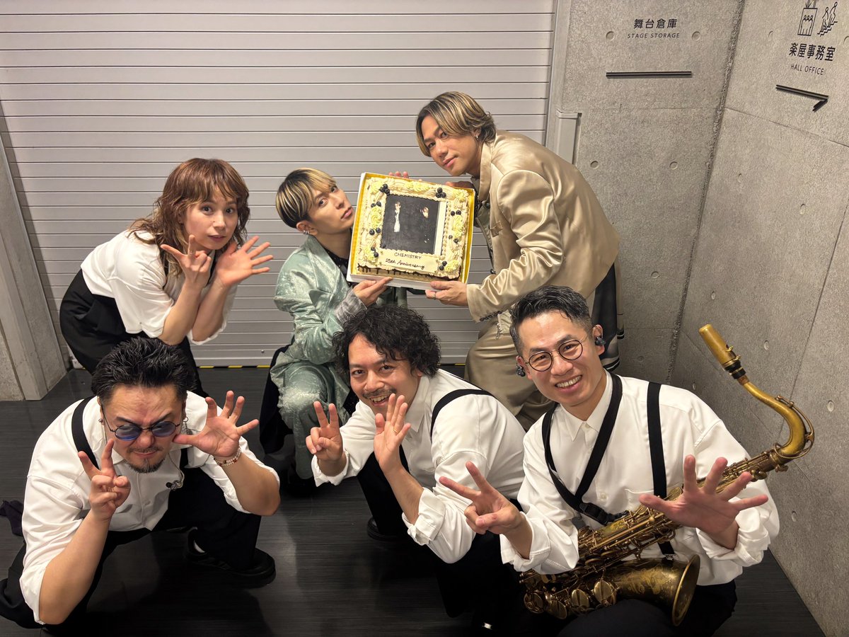 CHEMISTRY tweet media