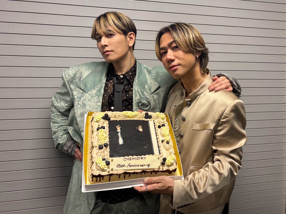 CHEMISTRY tweet media