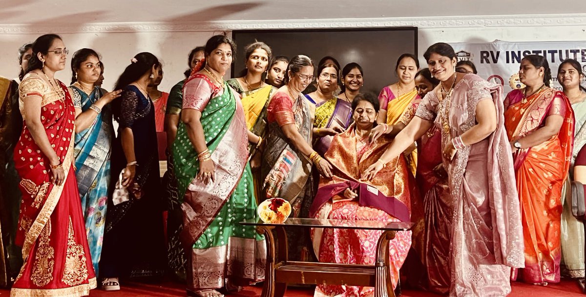 renuka_jetti's tweet photo. #WomensDay2026 సందర్భంగా #RVIT కాలేజీ లో జరిగిన #womensdaycelebration లో గెస్ట్ గా పాలుగొనటం జరిగింది 🙏
#happywomensday https://t.co/8QtyeeVSAp