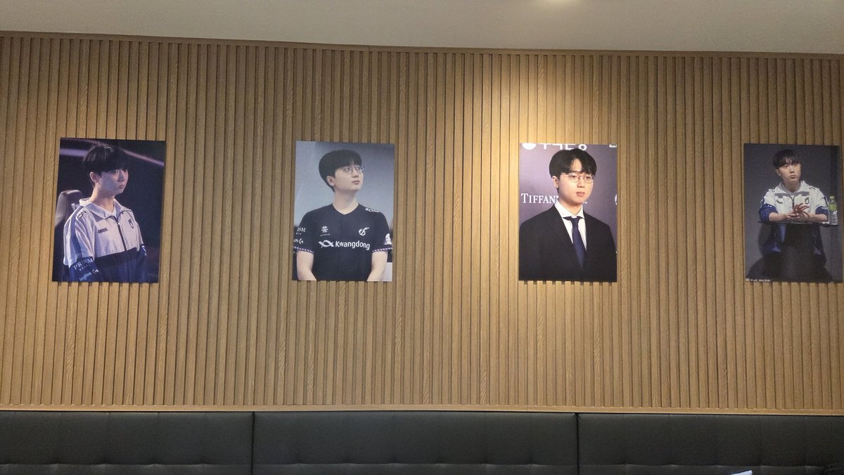 HBD_DUDU's tweet photo. ☆*: .｡. 동주네 햄찌 동아리 소식.｡.:*☆

🌟두두네 햄찌 동아리가 오픈했습니다 🌟

많은 방문 부탁드립니다 🫶

#두두는_분위기환전중 #한타에서_캐리한두 
#동주네_햄찌동아리 https://t.co/Sf4K3UWFgd