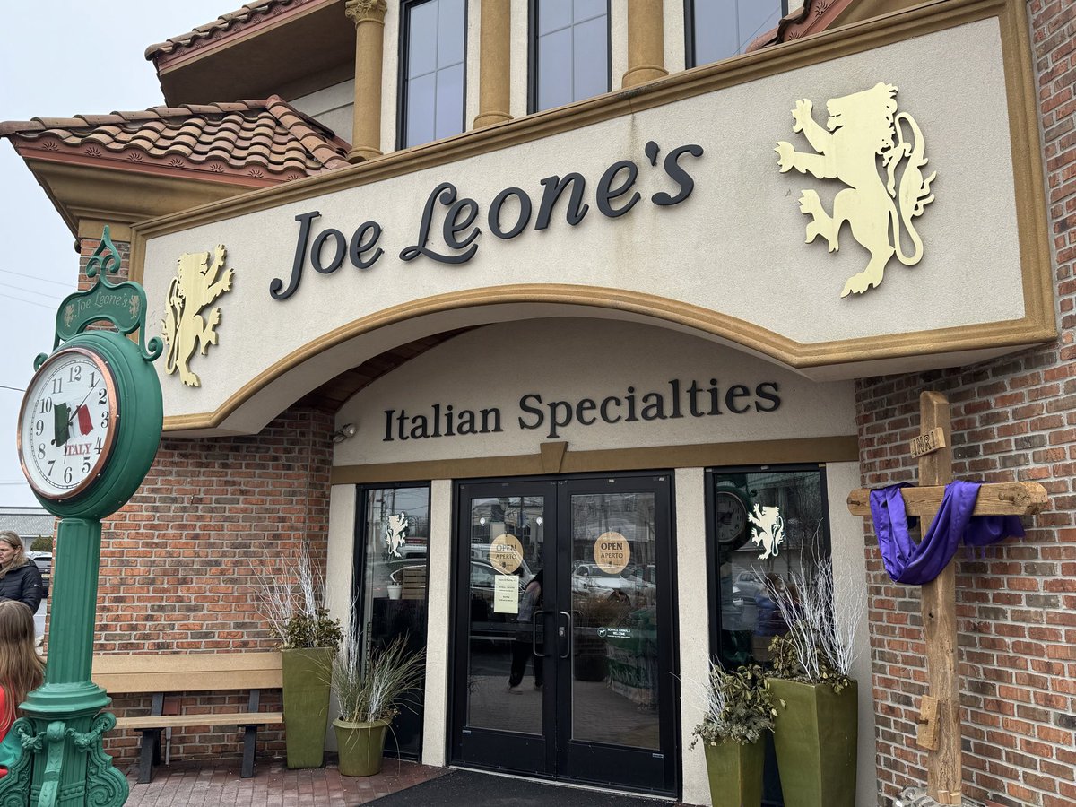 bryanfeldmanjd's tweet photo. Best Italian Deli down the shore https://t.co/lVzKSBJZuW