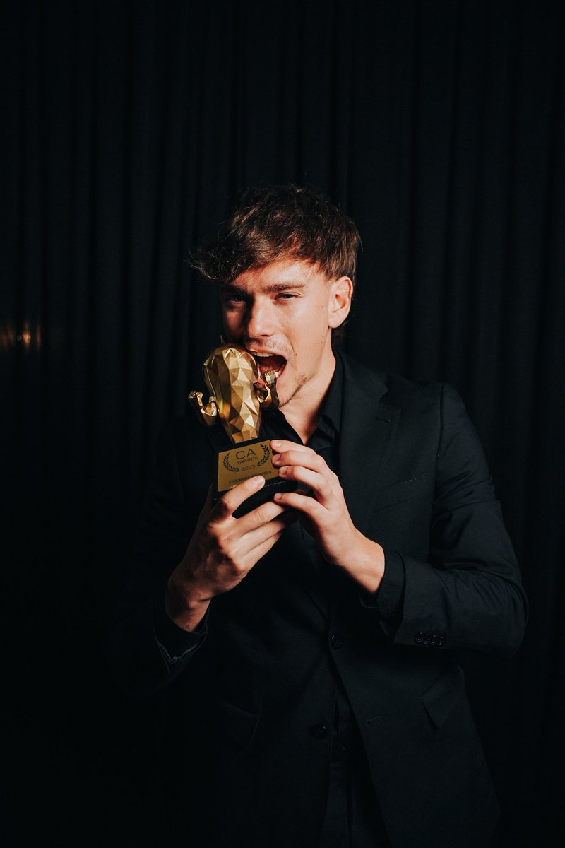 Coscu Army Awards 🏅 tweet media