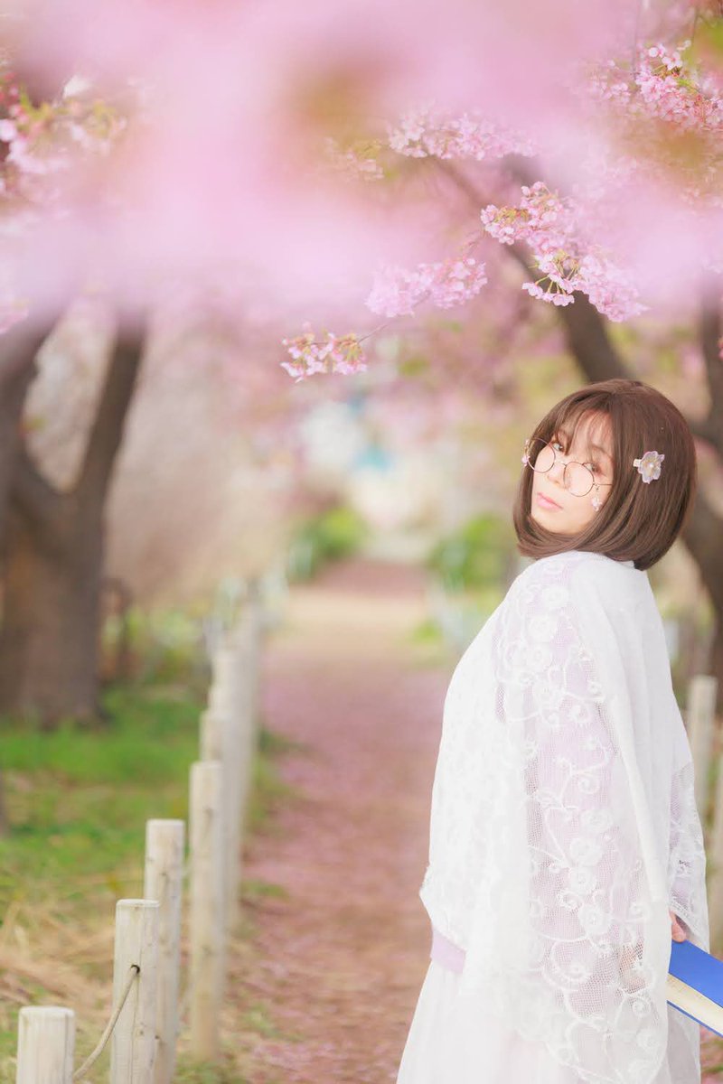 sepia_box's tweet photo. Instagramではまだ冬なので
春投稿！🌸

葉桜ぽこぽこ出てきたけどまだ間に合った〜🌱🌸

久しぶりの なおと📸@mn701033 さんと。
場所知ってる人とだと心強い

ありがとうございました♡

 #河津桜  #ピンク色に染まる春  #菜の花
 #portrait  #桜の小道  #桜ポトレ https://t.co/B6bDR0RgkD