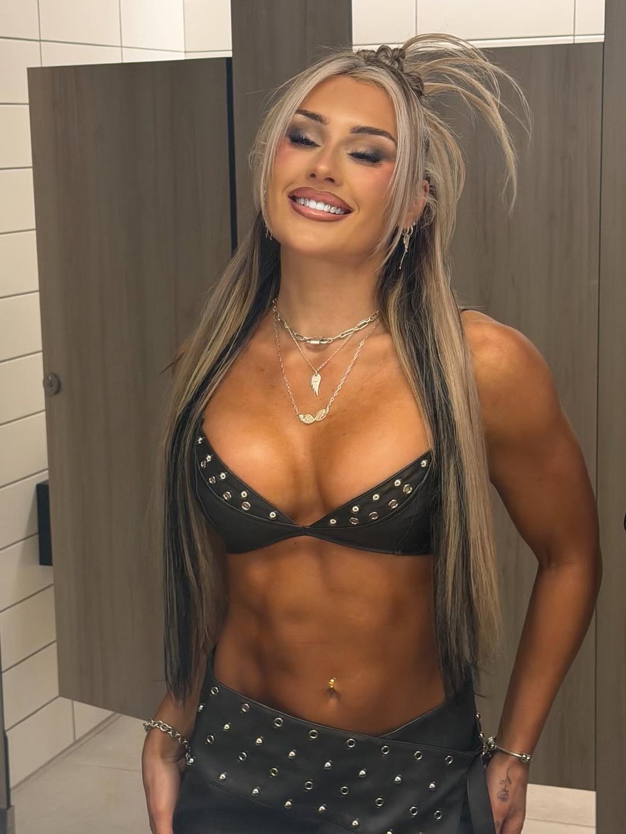 Hot Female Wrestlers tweet media
