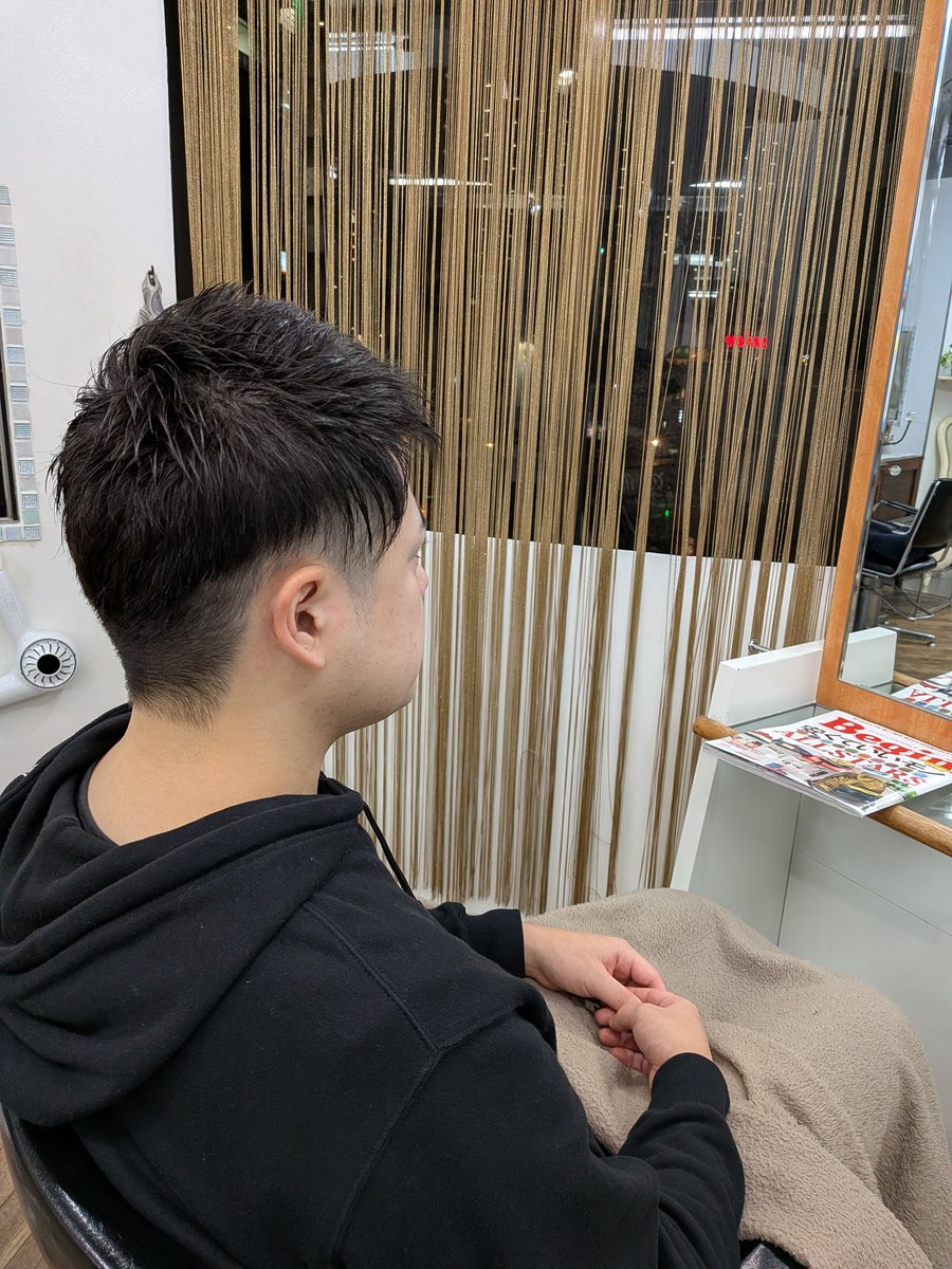 floram2009's tweet photo. 男前な2ブロック🐥💈
髪質を見極めお客様に最適なスタイルを提案させて頂きます。BY りょう
ご予約はお電話・ネットから承ります。
🖥️https://t.co/5JzjonCRZc
☎️ 0492254489
#floram ＃川越市 #川越美容室 #川越駅東口 #マンツーマン施術 #丙午 #メンズカット #さわやか #男前 #2ブロック #短髪 https://t.co/FdNMhulbQH