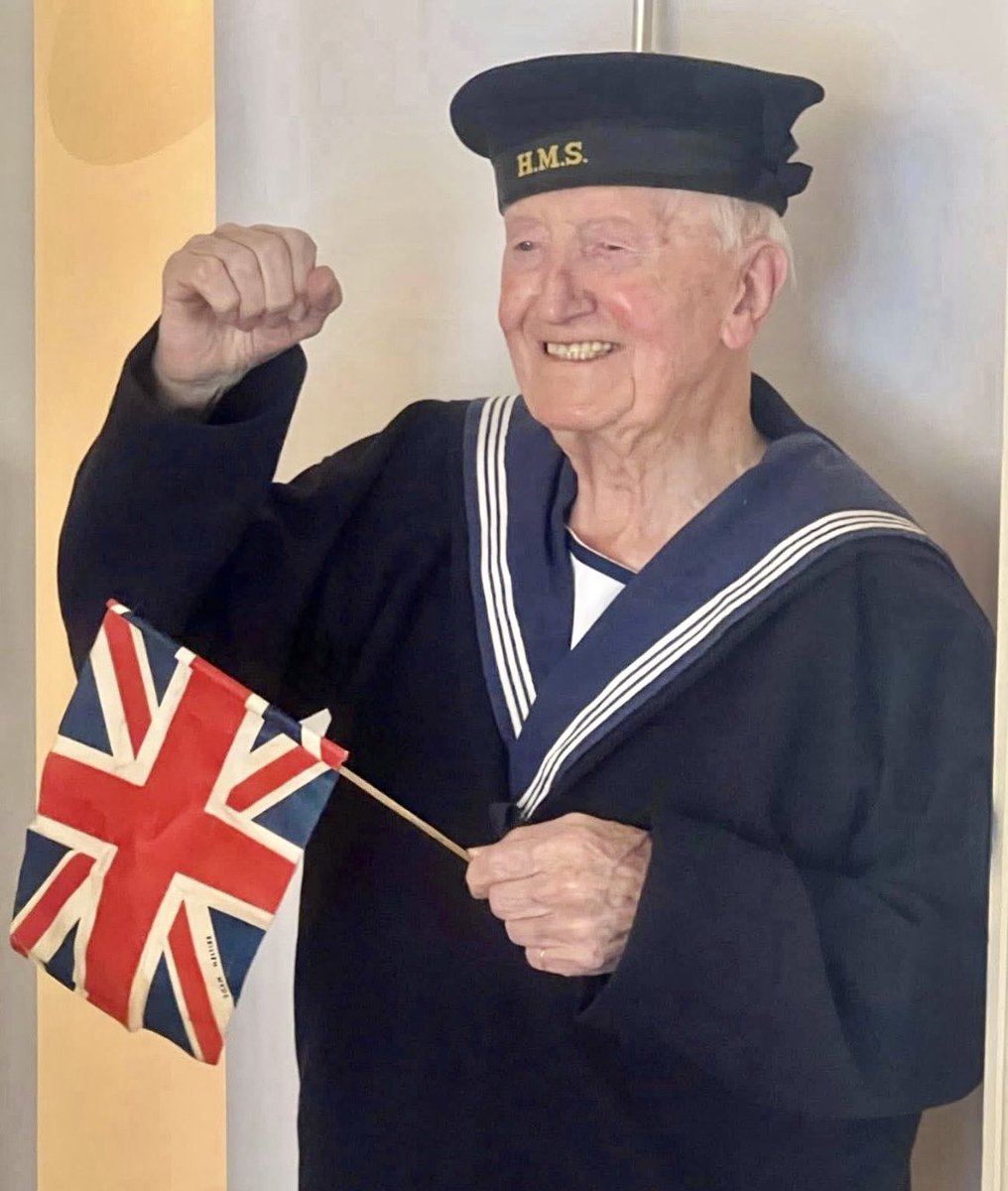 A huge thank you to our new Ambassador Richard Iles 🇬🇧
He decorated his home with 300,000 Christmas lights to raise money for the Taxi Charity for Military Veterans, raising an incredible £11,204.59 this year.
That brings his total to £26,599.48 in just two years 👏🏼👏🏼👏🏼💪🏼🇬🇧